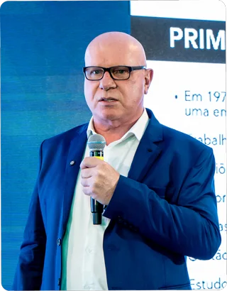 Retrato de Mário Spaniol, professor convidado.