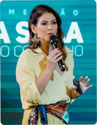 Retrato de Carol Paiffer, professor convidado.