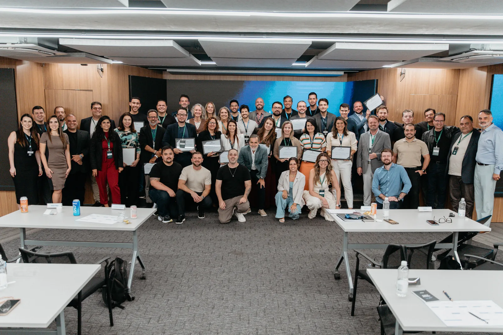 Grupo de participantes da Sala do Conselho em debate