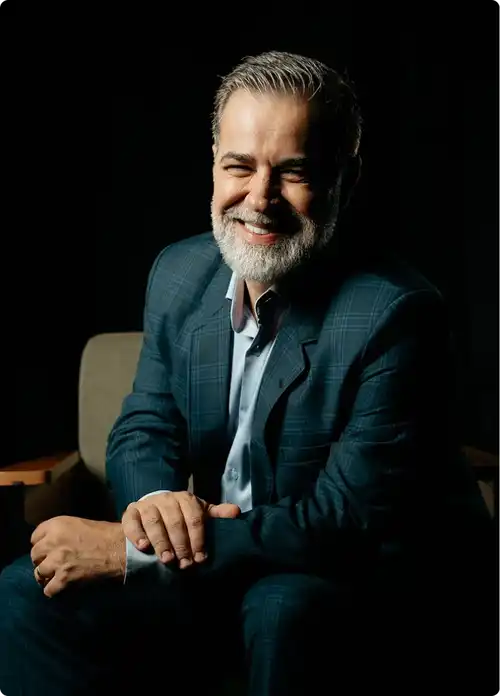Retrato de Márcio Giacobelli, fundador do Advisory Board Institute e arquiteto do método.